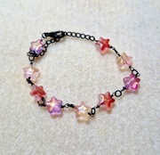 Bransoletka z kolorowymi gwiazdkami