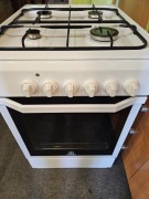 Kuchenka gazowa plus blachy  i wąż do podłączenia 