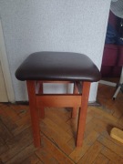 Taboret wyściełany