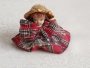 Mała ceramiczna lalka do domku dla lalek - Dollhouse