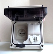 Gniazdo hermetyczne zamykane z blokadą Scame OmniaPlus IP56