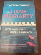 Liane Moriarty – Dziewięcioro nieznajomych 