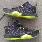 Buty sportowe Tarmak, odpowiednie na halę i na boisko. Rozmiar 39.