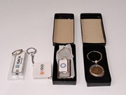 Okazja! Zestaw 4 breloczków z miarą, otwieraczem i latarką.