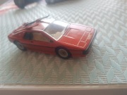 Model auta Jamesa Bonda 