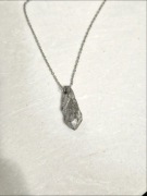 naszyjnik z kwarcem tytanowym kwarc stal nierdzewna chirurgiczna stali