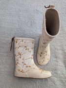 Kremowe kolorowe buty kalosze w kwiatki rośliny Bisgaard 28