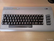 Komputer Commodore 64, beżowy + zasilacz