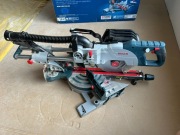 Akumulatorowa ukośnica Bosch 18V z posuwem GCM 18V-216 DC