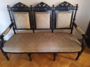 Komplet czarnych mebli eklektycznych kanapa i fotele antyk