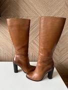 Brązowe skórzane kozaki na obcasie Gino Rossi