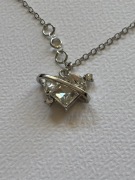 naszyjnik piekny srebrny z bialym sercem