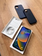 Iphone 13 w bardzo dobrym stanie. Etui, folia, słuchawki, kabel zasilający.