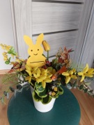 Stroik świąteczny w doniczce ceramicznej.