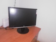 Sprzedam monitor regulowany 