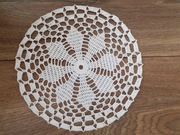 SERWETKA WYKONANA  NA SZYDEŁKU śr. 18 cm (2)