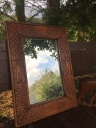 Lustro i słoń rzeźbiony z drzewa z palisandru