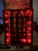 PÓŁKA NA FIGURKI STRANGER THINGS KINDER JOY FUNKO POP KOLEKCJONERSKA