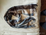 Piękny ciepły szal w kratę 