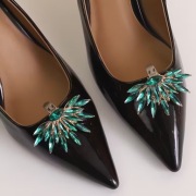 Klipsy do butów – szybka metamorfoza stylu ozdoba dekoracja przypinki