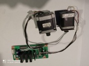 Dwa silniki krokowe 4.42V 1.3A  oraz 4.7V 1.5A KH42KM2R015A