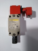 Wyłącznik krańcowy Omron D4BS-15FS 2A 400V z kluczem D4BS-K3