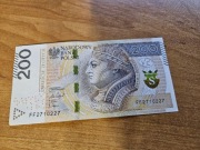 Banknot obiegowy 200zl Seria FF2710227