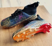 Buty piłkarskie korki 39 – jak nowe, wysoki kołnierz, czarno-złote