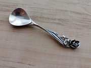 SREBRZONA ŁYŻECZKA DO KAWY FILIŻANKI HEFRA RESOVIA RÓŻA 