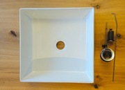 Umywalka ceramiczna nablatowa MEXEN z serii Goya 35 cm x 35 cm Biała