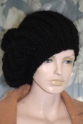 CZAPKA beret z pomponem RĘKODZIEŁO moher czarny L