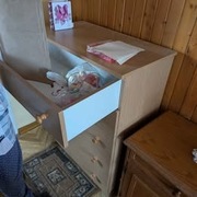 Komoda z szufladami jasne drewno - 80x44x100w