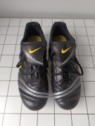 Korki metalowe Nike r. 38.5