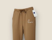 Polarowe spodnie dresowe M.Sara z haftowanym białym napisem love, S