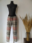Calliope Letnie spodnie Chinosy Etno Boho Aztec Czarne Białe Czerwone 38