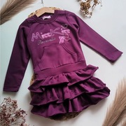 Sukienka fioletowa 98 104 z falbankami kangurka dresowa długi rękaw cekiny 