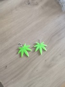 Kolczyki marihuana świecące w ciemności idealne na impreze