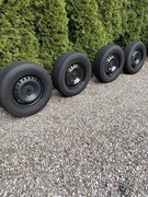 Opony zimowe 215/65 R16 z felgami stalowymi stan bardz