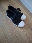 Czarno białe trampki Kazar 38