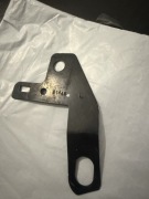 Przedni lewy uchwyt błotnika Jeep Cherokee 68232818AB