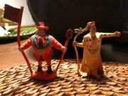 Figurki Pocahontas Powhatan i Ratcliffe Walt Disney