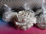 Kwiat piwonia pozłacana upominek podziękowanie 