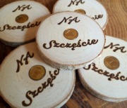 Drewniany magnes na lodówkę personalizacja graweru