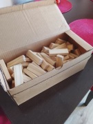 Karton klocków typu Jenga