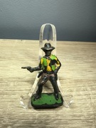 Żołnierzyk PRL Stojący  Kowboj z rewolwerem. 