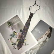 Biżuteryjny czarny krawat