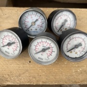 Zestaw manometrów WIKA, AEROMETAL
