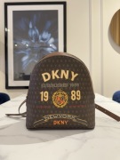 Plecak DKNY brązowy, 25x28cm