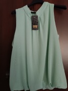 Miętowa bluzeczka z diamencikami 