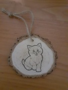 Bombka choinkowa drewniana, zawieszka dekoracja dla dzieci. Kotek.